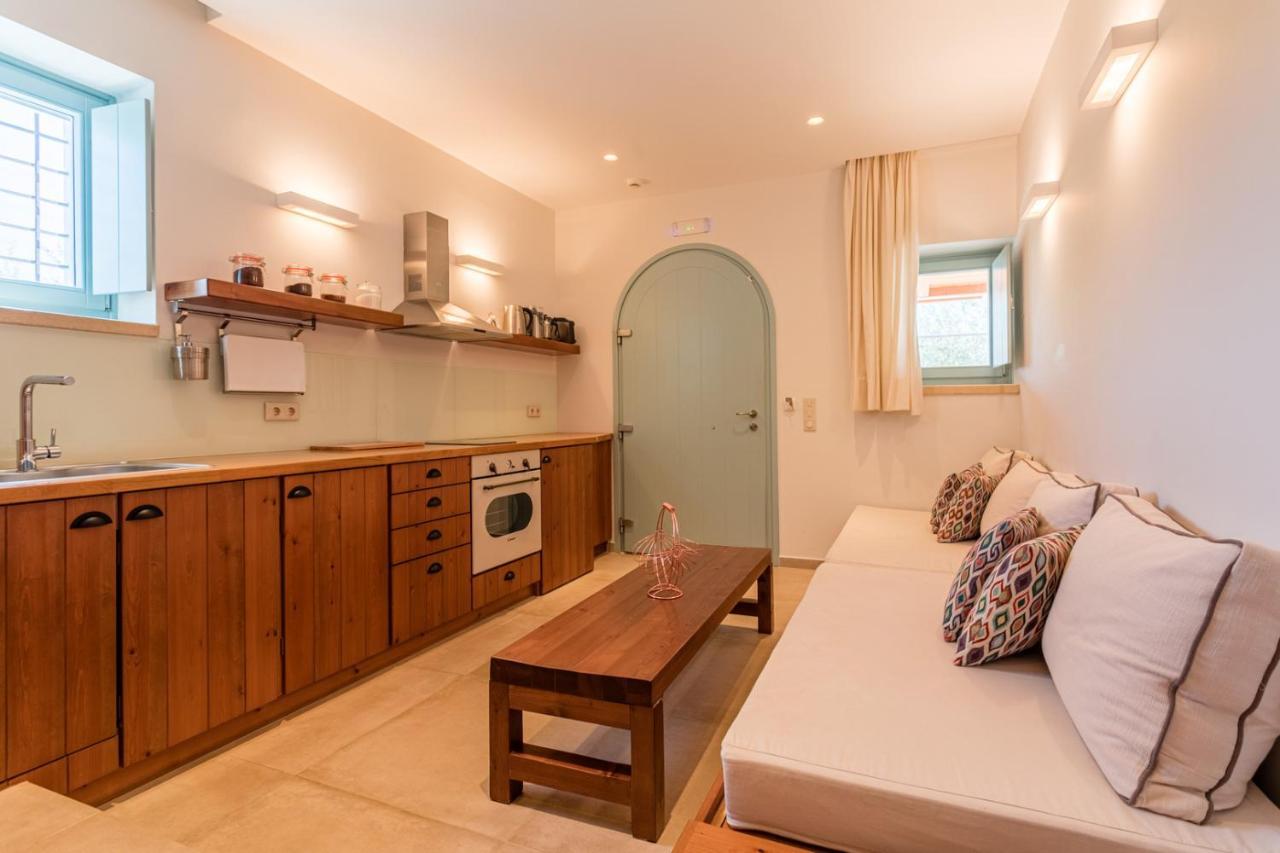 Lithos Guesthouse Kardamili Ngoại thất bức ảnh