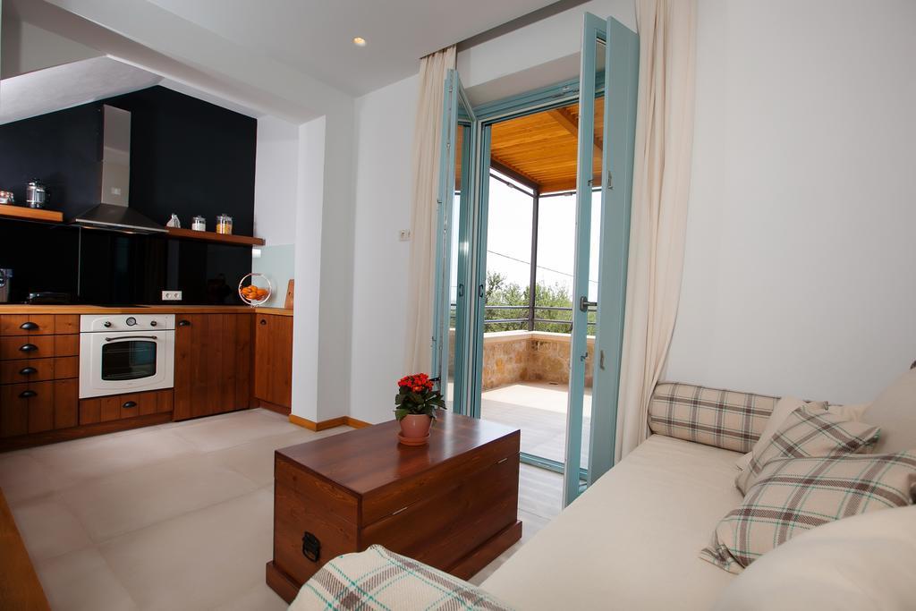 Lithos Guesthouse Kardamili Ngoại thất bức ảnh